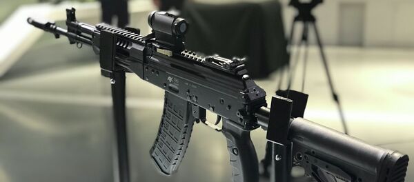 Концерн Калашников представил гражданскую версию автомата АК-12 и дрон-камикадзе Ланцет - Sputnik Кыргызстан