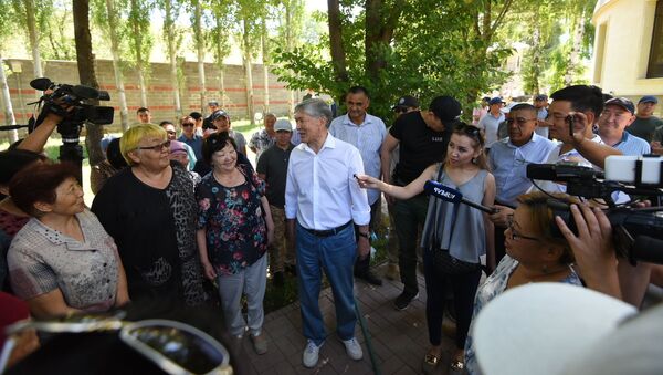 Ситуация около дома экс-президента КР Алмазбека Атамбаева в селе Кой-Таш - Sputnik Кыргызстан