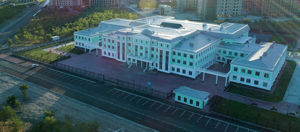 Школа на миллиард — здание, построенное Газпромом в Бишкеке. Аэросъемка - Sputnik Кыргызстан