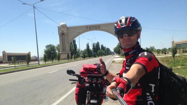Путешествие на велосипеде Сергея Прядко из Бишкека в Париж - Sputnik Кыргызстан