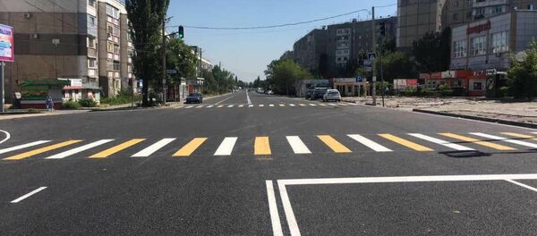 Бишкектеги 11-12-кичи райондорунун аймагындагы Нуркамал көчөсү оңдоо иштеринен кийин ачылды Бишкектеги 11-12-кичи райондорунун аймагындагы Нуркамал көчөсү оңдоо иштеринен кийин ачылды - Sputnik Кыргызстан