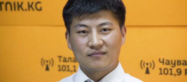 Шахмат оюну боюнча эл аралык деңгээлдеги калыс Даниял Абдивалиев Шахмат оюну боюнча эл аралык деңгээлдеги калыс Даниял Абдивалиев - Sputnik Кыргызстан