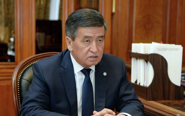 Сооронбай Жээнбеков бүгүн, 28-июнда, премьер-министр Мухаммедкалый Абылгазиев менен жолукту - Sputnik Кыргызстан