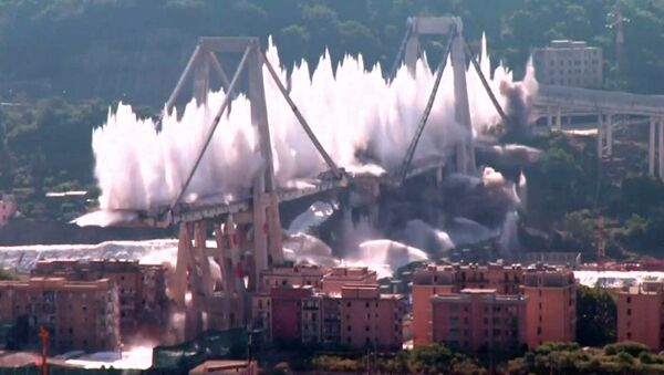 В Италии за 6 секунд уничтожили мост, унесший 43 жизни. Зрелищное видео - Sputnik Кыргызстан