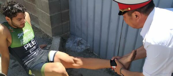 Туристтик милициянын кызматкерлери Ысык-Көлгө Палестинадан келген спортчуга алгачкы ирет медициналык жардам көрсөттү Туристтик милициянын кызматкерлери Ысык-Көлгө Палестинадан келген спортчуга алгачкы ирет медициналык жардам көрсөттү - Sputnik Кыргызстан