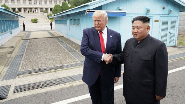 Встреча президента США Дональда Трампа с северокорейским лидером Ким Чен Ыном - Sputnik Кыргызстан