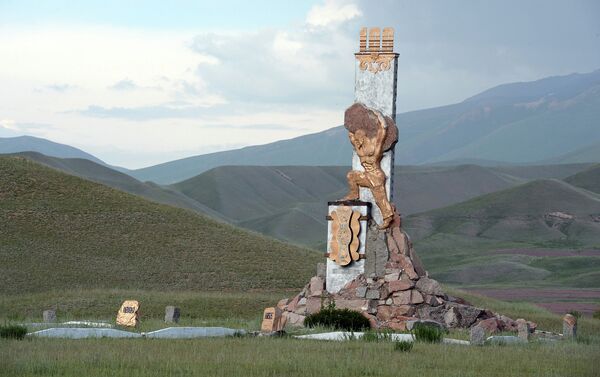 Он отметил, что Кожомкул был выдающимся человеком своего времени и прославил кыргызский народ благородными делами. - Sputnik Кыргызстан