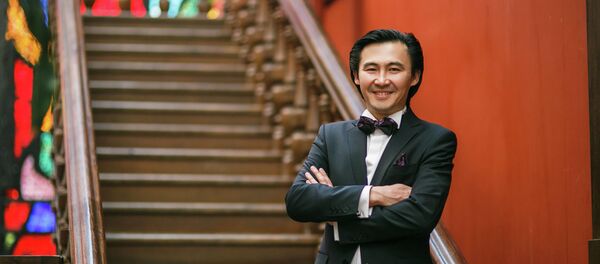 Пианист, алып баруучу жана ишкер Сардар Исмаилов Пианист, алып баруучу жана ишкер Сардар Исмаилов - Sputnik Кыргызстан