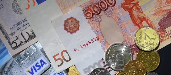 Банковские карты международных платежных систем VISA и MasterCard Банковские карты международных платежных систем VISA и MasterCard - Sputnik Кыргызстан