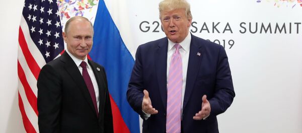 Президент РФ Владимир Путин и президент США Дональд Трамп (справа) во время встречи на полях саммита Группы двадцати в Осаке. Президент РФ Владимир Путин и президент США Дональд Трамп (справа) во время встречи на полях саммита Группы двадцати в Осаке. - Sputnik Кыргызстан
