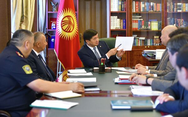 Премьер-министр КР Мухаммедкалый Абылгазиев провел совещание по реализации второй фазы проекта Безопасный город - Sputnik Кыргызстан