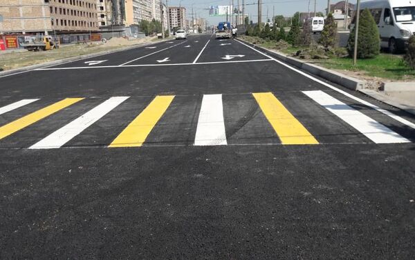 Их вели по проекту Восстановление дорожного покрытия автомобильных дорог города Бишкека. - Sputnik Кыргызстан