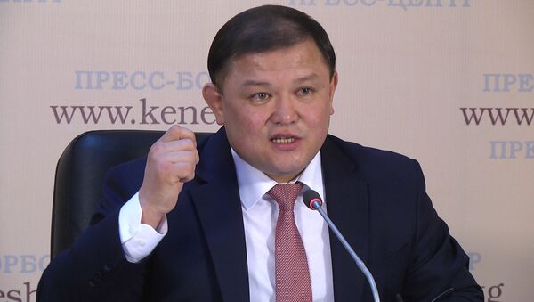 Төрага кол тийбестик боюнча: парламент Атамбаевге таарынгандай кыз эмес! Видео - Sputnik Кыргызстан