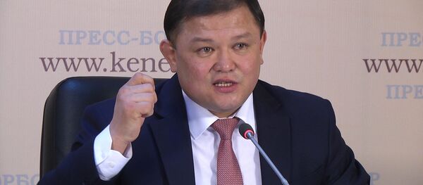 Төрага кол тийбестик боюнча: парламент Атамбаевге таарынгандай кыз эмес! Видео - Sputnik Кыргызстан