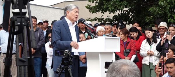 Как в Бишкеке прошел митинг с участием Атамбаева - Sputnik Кыргызстан