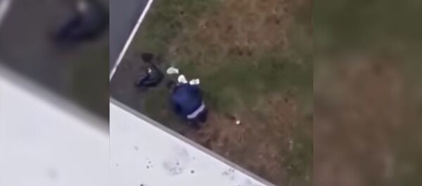 Екатеринбургдагы ишкер Камчыбек Каримовго кол салуу учуру видеого түшүп калган - Sputnik Кыргызстан