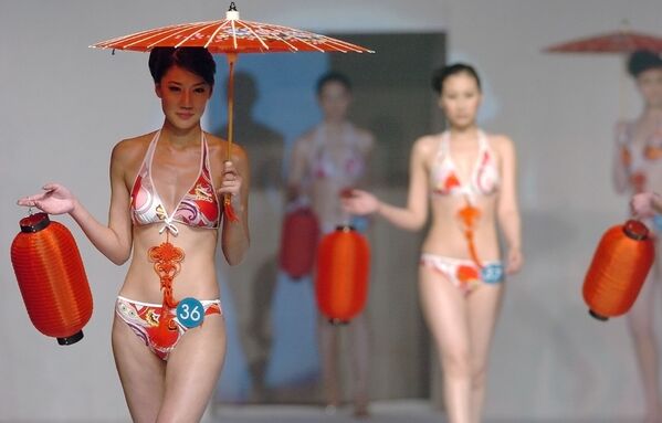 Участница конкурса 33rd Miss Bikini International China в Китае  - Sputnik Кыргызстан