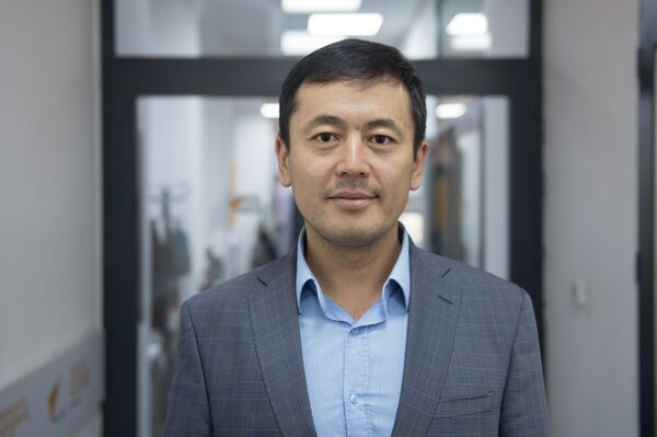 Жапаров баштаган өкмөт мүчөлөрү кайсы окууну бүтүп, кандай кесипке ээ? Тизме - Sputnik Кыргызстан