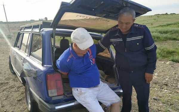  В Иссык-Кульской области задержан казахстанец по подозрению в угоне авто у местного жителя - Sputnik Кыргызстан