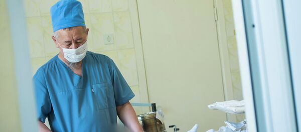 Детский уролог, хирург Бакыт Жданов Детский уролог, хирург Бакыт Жданов - Sputnik Кыргызстан