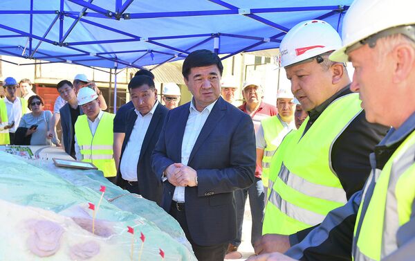 Премьер-министр Мухаммедкалый Абылгазиев посетил золоторудное месторождение Джеруй в Таласской области - Sputnik Кыргызстан