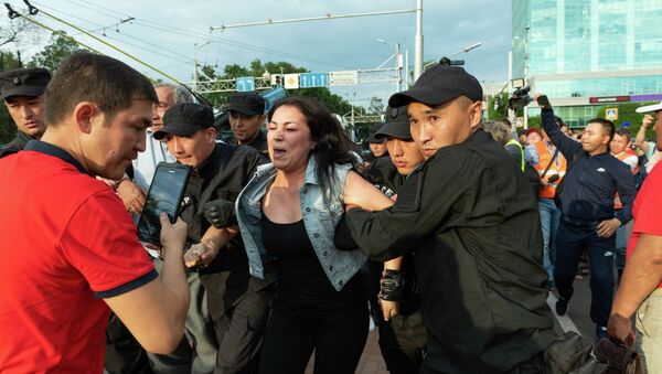 В Алматы и Нур-Султане задержали участников несанкционированных митингов - Sputnik Кыргызстан