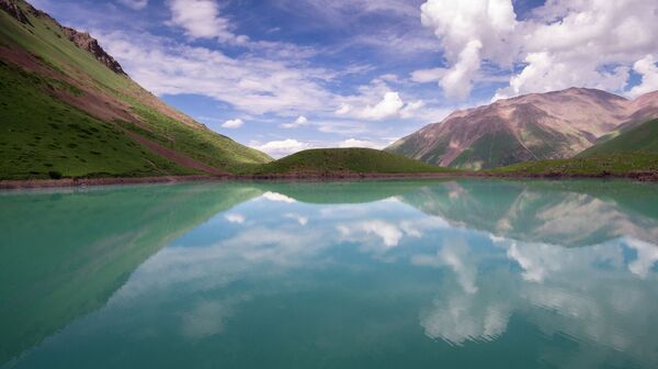 Тоо койнундагы Көл-Төрдүн асмандан тартылган сүрөттөрү - Sputnik Кыргызстан