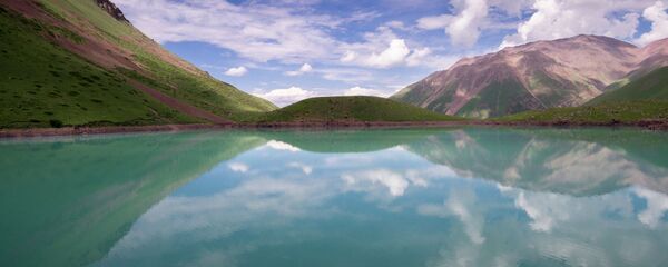 Озеро Кол-Тор в Чуйской области Озеро Кол-Тор в Чуйской области - Sputnik Кыргызстан