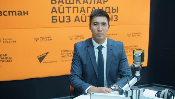 Начальник Управления инвестиционной политики Министерства экономики КР Ханчоро Мурзалиев. Архивное фото - Sputnik Кыргызстан