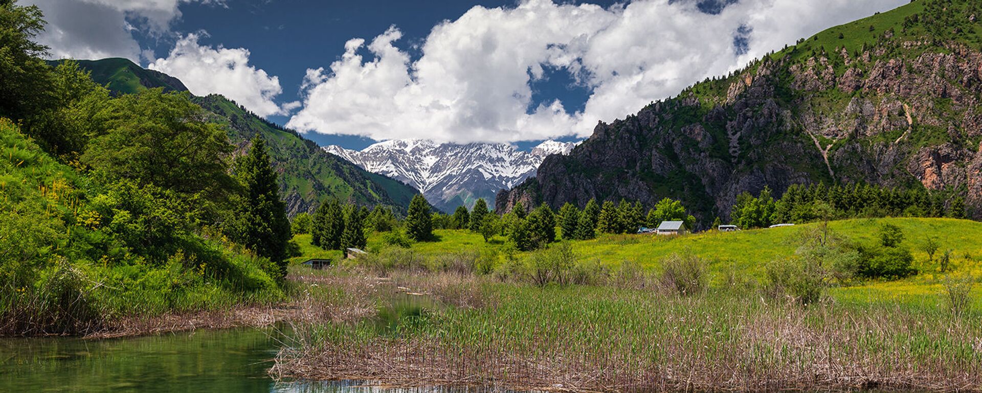 Озеро Сары-Челек. Архивное фото - Sputnik Кыргызстан, 1920, 17.10.2025