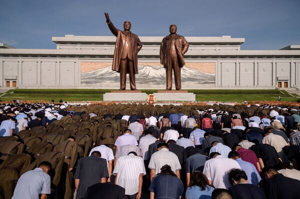 25-ая годовщина смерти Ким Ир Сена - Sputnik Кыргызстан
