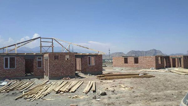 Строительство домов для малоимущих в Баткене - Sputnik Кыргызстан