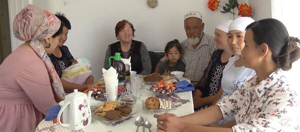 Кыргызга келин болгон Любовь апа: Россияны сагынам, бирок кетким келбейт Кыргызга келин болгон Любовь апа: Россияны сагынам, бирок кетким келбейт - Sputnik Кыргызстан