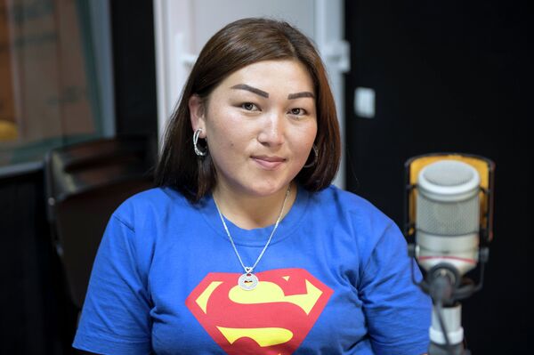 Атамдын жабыла турган конок үйүн эки турист кыз сактап калган. Гиддер менен маек - Sputnik Кыргызстан