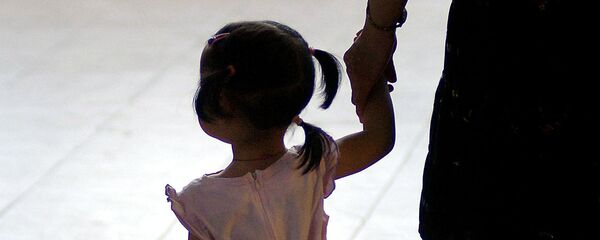 Мать с дочерью. Архивное фото - Sputnik Кыргызстан