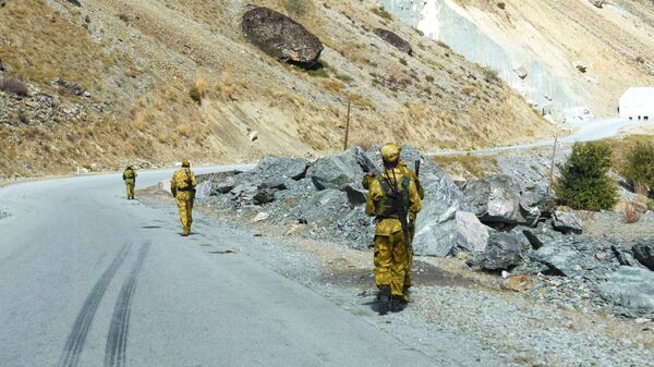 Пограничники на Таджикско-афганской границе. Архивное фото - Sputnik Кыргызстан
