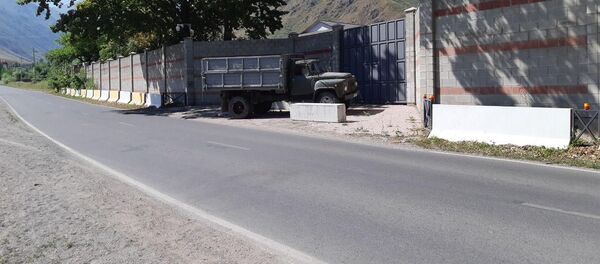 Ситуация на территории дома бывшего президента Алмазбека Атамбаева в Кой-Таше - Sputnik Кыргызстан