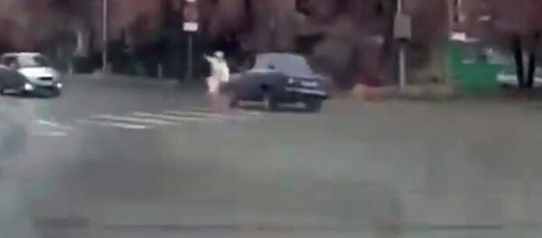 Форсаж на шестерке — эффектная погоня попала на видео Форсаж на шестерке — эффектная погоня попала на видео - Sputnik Кыргызстан