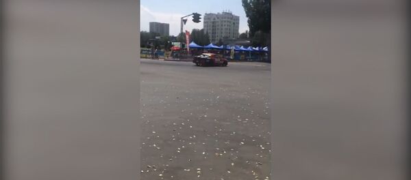 В Бишкеке авто въехало в людей на турнире по дрифту — видео - Sputnik Кыргызстан