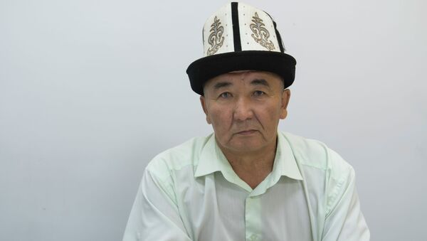 Бишкек мэриясынын жол кыймылын жана жол-транспорт инфраструктурасын уюштуруу бөлүмүнүн башчысы Мадылбек Абдразаков - Sputnik Кыргызстан