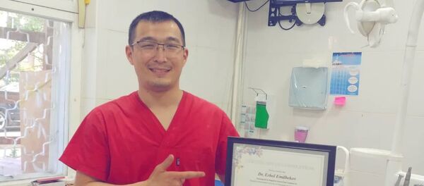 Стоматолог Эрбол Эмилбеков - Sputnik Кыргызстан