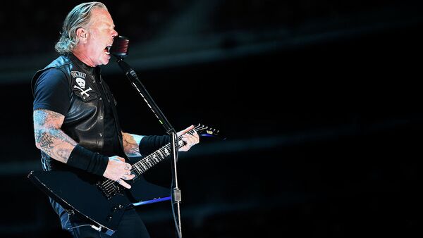 Metallica исполнила песню Группа крови на концерте в Москве — видео - Sputnik Кыргызстан