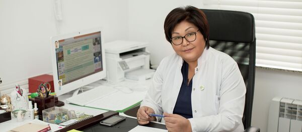 Профессор, медицина илимдеринин доктору, клиниканын директору Гүлнара Асымбекова - Sputnik Кыргызстан