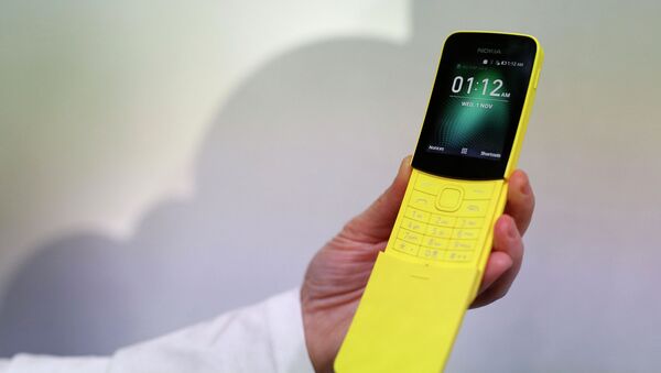 Телефон Nokia 8110. Архивное фото - Sputnik Кыргызстан