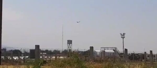 Атамбаевдин Канттагы авиабазадан учуп кеткен видеосу - Sputnik Кыргызстан