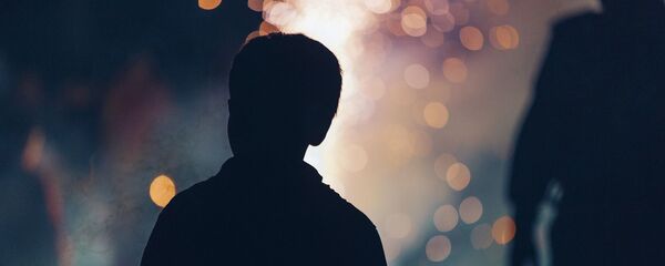 Силуэт мальчика. Иллюстративное фото  - Sputnik Кыргызстан