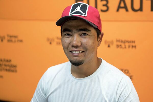 Атамдын жабыла турган конок үйүн эки турист кыз сактап калган. Гиддер менен маек - Sputnik Кыргызстан