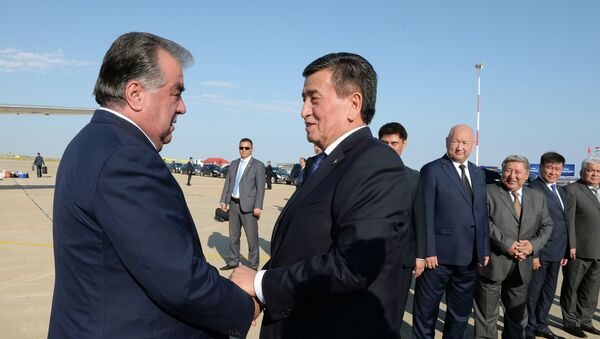 Прибытие в Кыргызстан президента Таджикистана Эмомали Рахмона - Sputnik Кыргызстан