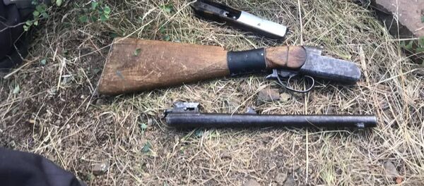 Чүй облусунда кыргыз-казак чек арасына жакын жерде аңчылык мылтыкты катып койгон жай табылды - Sputnik Кыргызстан