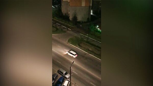 Как в GTA — в Бишкеке пьяный водитель убегал от милиции. Видео - Sputnik Кыргызстан